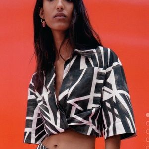Zara Cropped Print Top *NEVER WORN*